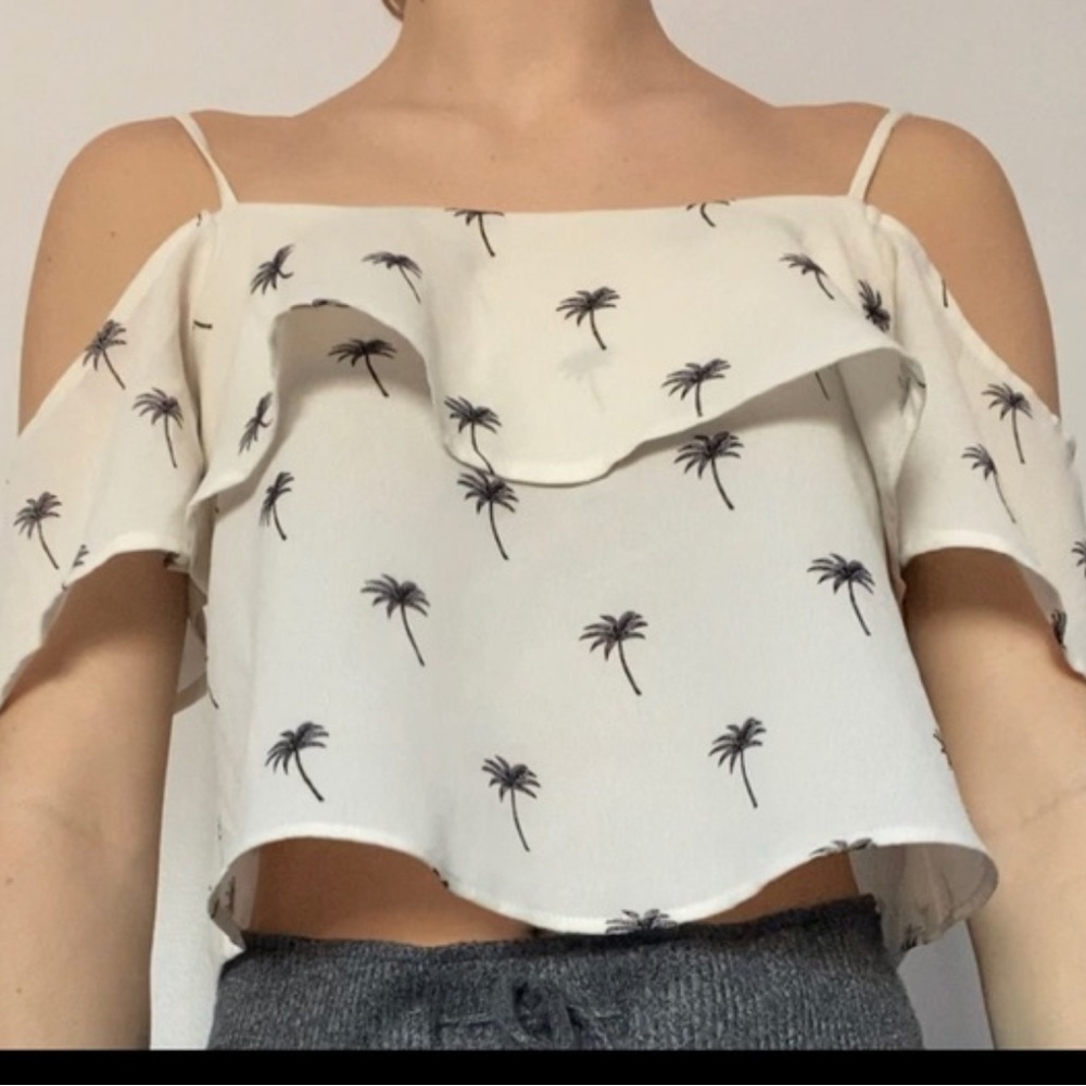 3 for $15!! H&M white blouse with palm trees print